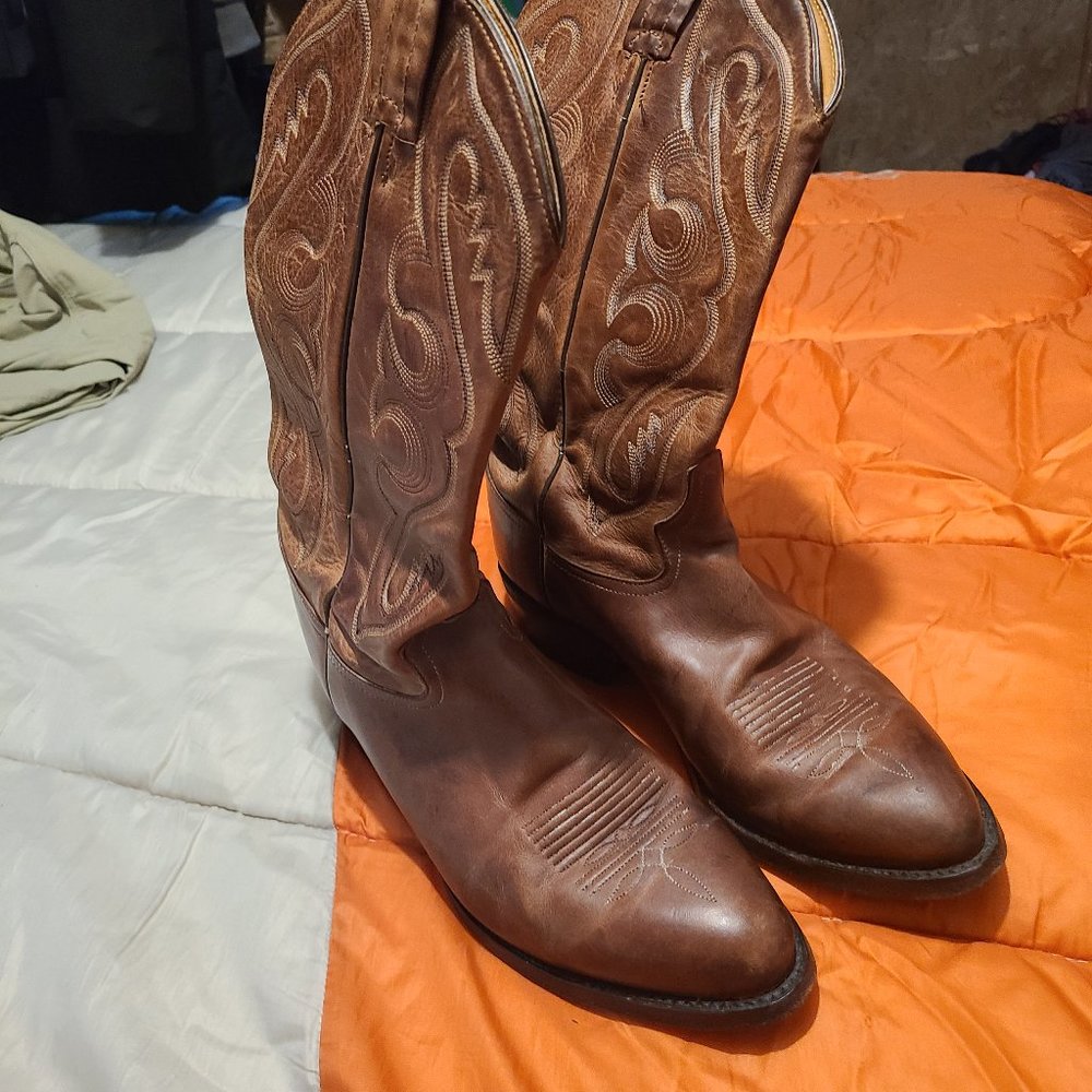 Tony lamas all leather boots ,size 10D great shape, not using